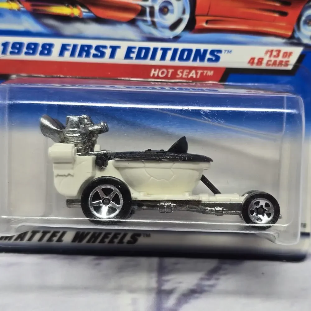 1998 Hot Wheels #648 First Editions 13/40 HOT SEAT White/Black w/5Spoke